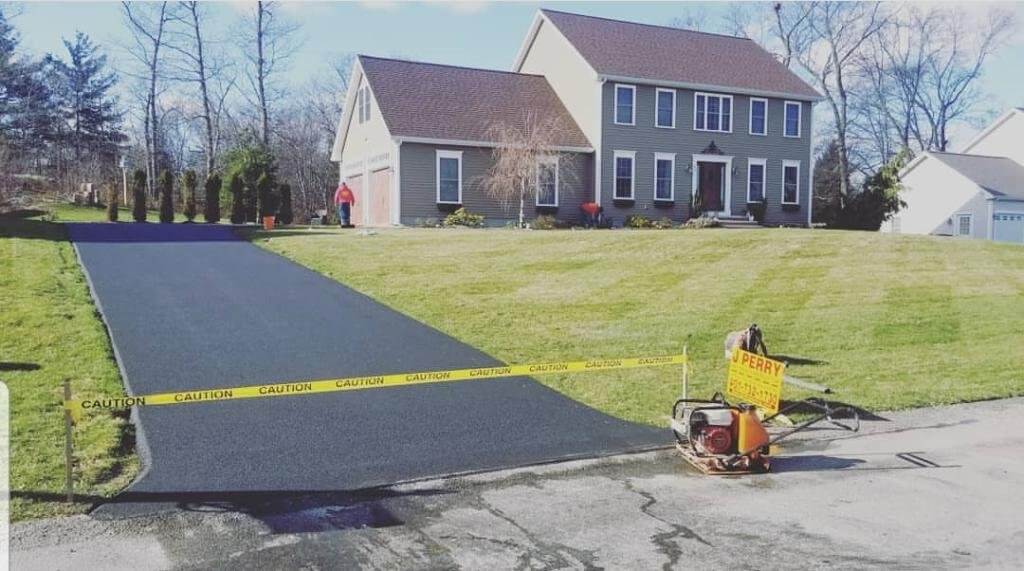 Fix Your Cracked Driveway with Professional Paving Services