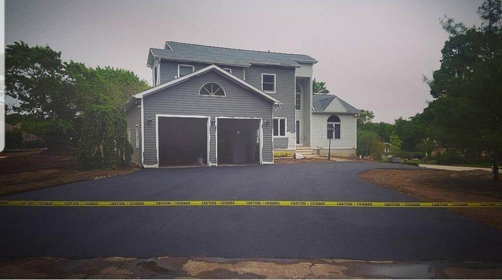 Highly-Rated Professional Asphalt Driveway Contractors