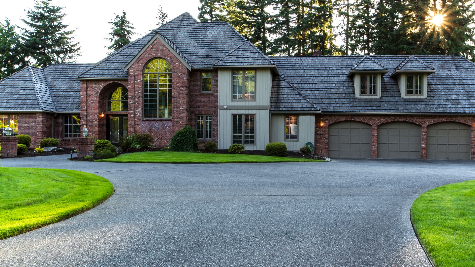 Top 7 Benefits of Asphalt Driveways for Rhode Island Homes