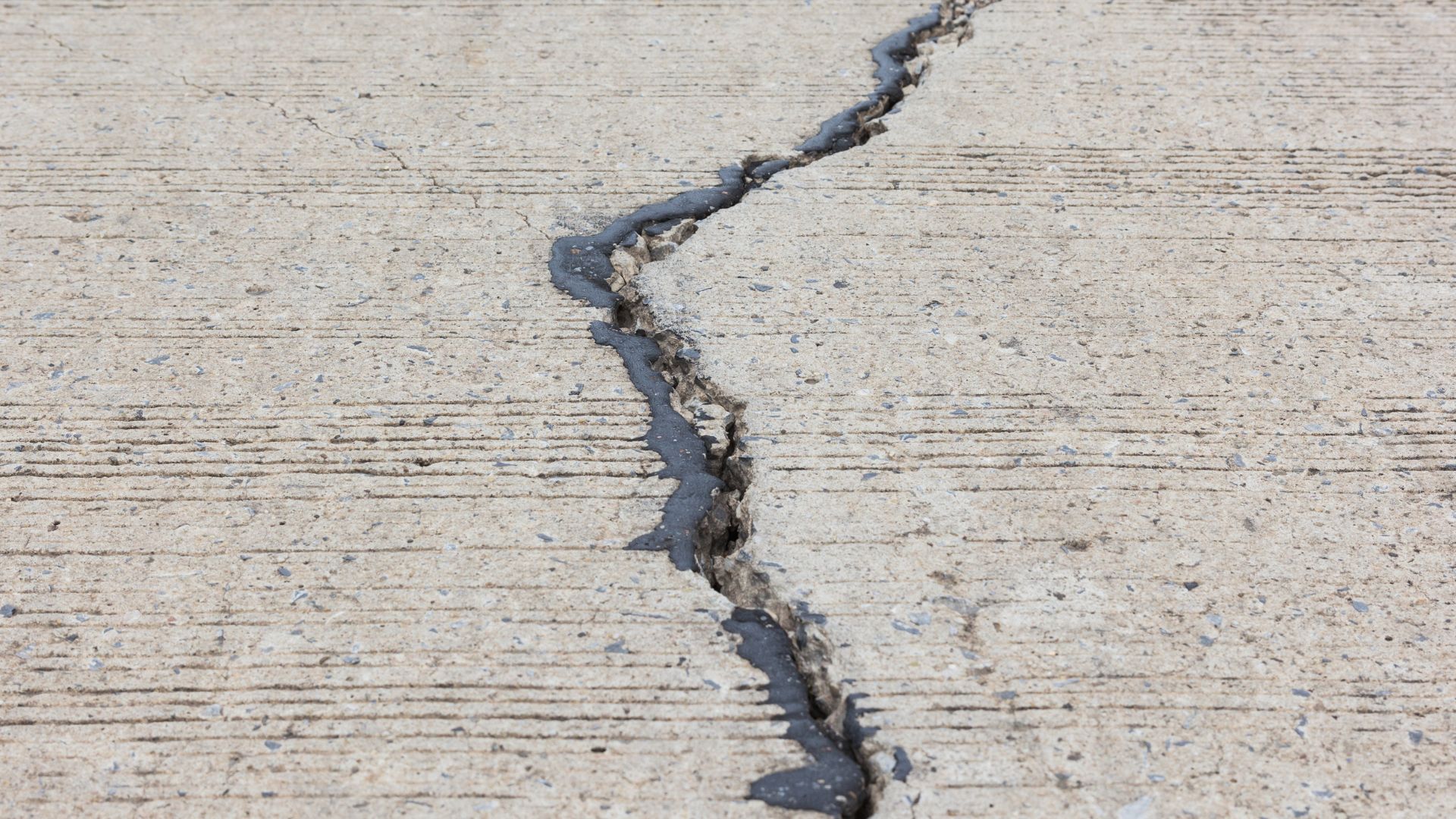 5 Signs It’s Time to Repave Your Driveway